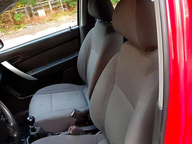 Червоний Шевроле Авео, об'ємом двигуна 1.5 л та пробігом 177 тис. км за 1950 $, фото 7 на Automoto.ua