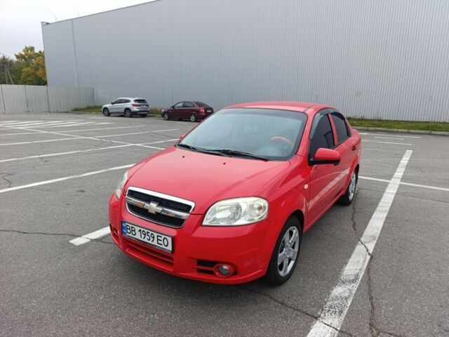 Красный Шевроле Авео, объемом двигателя 1.5 л и пробегом 162 тыс. км за 3537 $, фото 1 на Automoto.ua