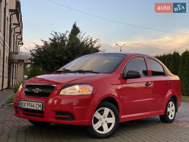 Красный Шевроле Авео, объемом двигателя 1.5 л и пробегом 270 тыс. км за 2999 $, фото 1 на Automoto.ua