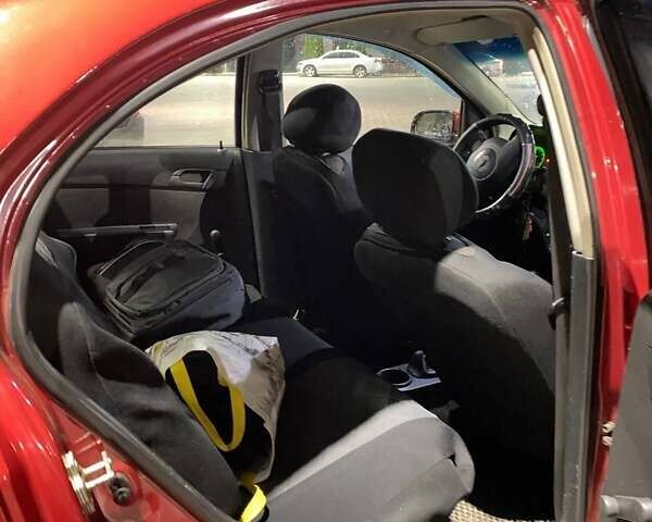Червоний Шевроле Авео, об'ємом двигуна 1.5 л та пробігом 295 тис. км за 4499 $, фото 2 на Automoto.ua