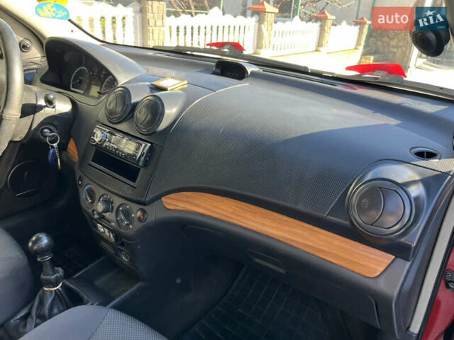 Червоний Шевроле Авео, об'ємом двигуна 1.5 л та пробігом 178 тис. км за 2999 $, фото 31 на Automoto.ua