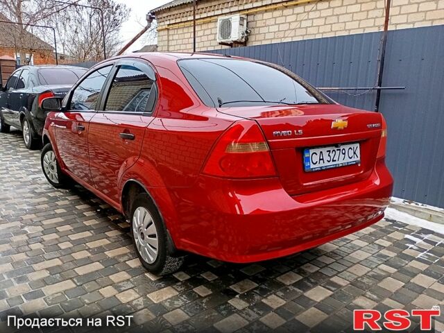 Красный Шевроле Авео, объемом двигателя 1.5 л и пробегом 157 тыс. км за 3600 $, фото 1 на Automoto.ua