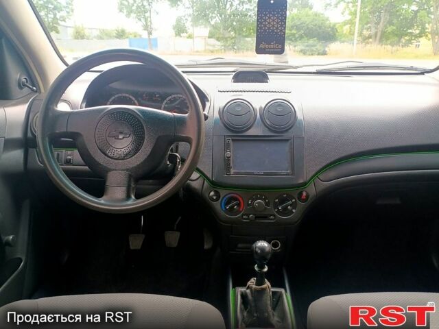 Красный Шевроле Авео, объемом двигателя 1.5 л и пробегом 307 тыс. км за 3800 $, фото 8 на Automoto.ua