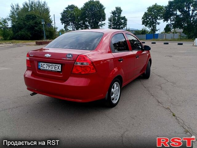 Красный Шевроле Авео, объемом двигателя 1.5 л и пробегом 307 тыс. км за 3800 $, фото 2 на Automoto.ua