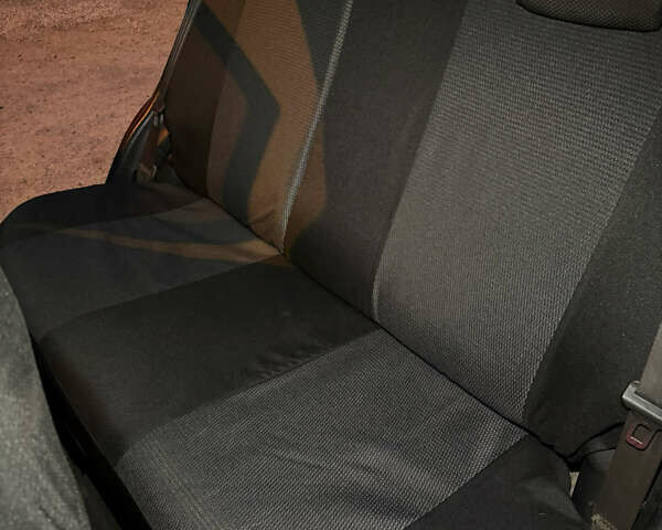 Червоний Шевроле Авео, об'ємом двигуна 1.5 л та пробігом 213 тис. км за 2600 $, фото 28 на Automoto.ua