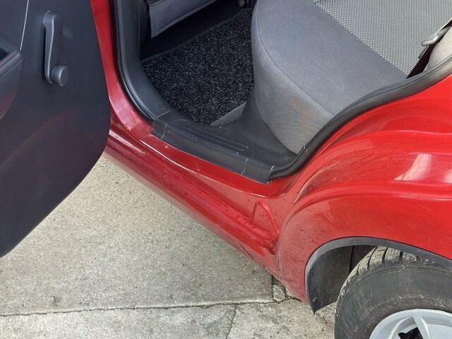 Червоний Шевроле Авео, об'ємом двигуна 1.5 л та пробігом 112 тис. км за 4200 $, фото 10 на Automoto.ua