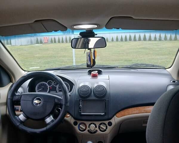 Красный Шевроле Авео, объемом двигателя 1.6 л и пробегом 91 тыс. км за 4800 $, фото 6 на Automoto.ua