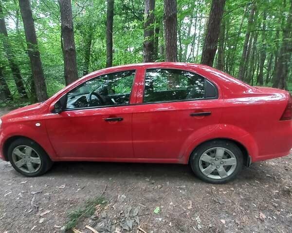 Красный Шевроле Авео, объемом двигателя 1.5 л и пробегом 256 тыс. км за 3200 $, фото 4 на Automoto.ua