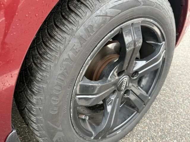 Красный Шевроле Авео, объемом двигателя 1.6 л и пробегом 158 тыс. км за 4600 $, фото 5 на Automoto.ua