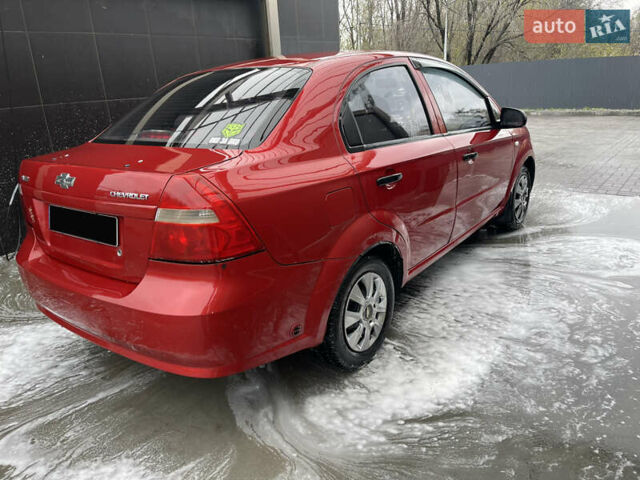 Красный Шевроле Авео, объемом двигателя 1.5 л и пробегом 354 тыс. км за 2999 $, фото 3 на Automoto.ua