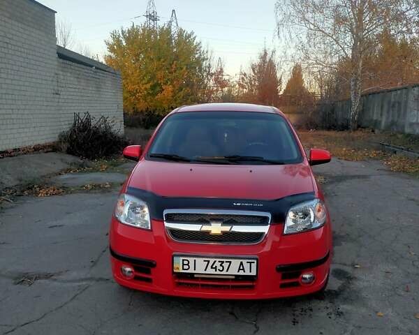 Красный Шевроле Авео, объемом двигателя 1.5 л и пробегом 65 тыс. км за 5500 $, фото 1 на Automoto.ua