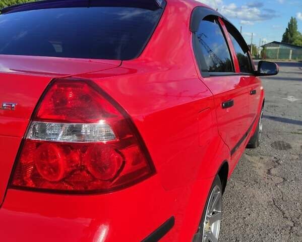 Красный Шевроле Авео, объемом двигателя 1.5 л и пробегом 65 тыс. км за 5500 $, фото 74 на Automoto.ua