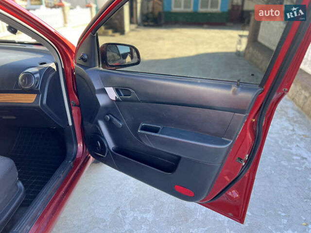 Червоний Шевроле Авео, об'ємом двигуна 1.5 л та пробігом 178 тис. км за 2999 $, фото 28 на Automoto.ua
