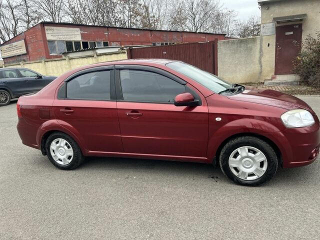 Красный Шевроле Авео, объемом двигателя 1.6 л и пробегом 210 тыс. км за 4300 $, фото 3 на Automoto.ua