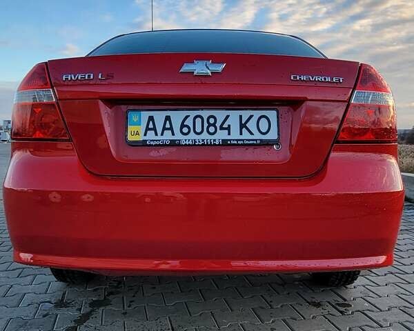 Красный Шевроле Авео, объемом двигателя 1.5 л и пробегом 151 тыс. км за 4900 $, фото 2 на Automoto.ua