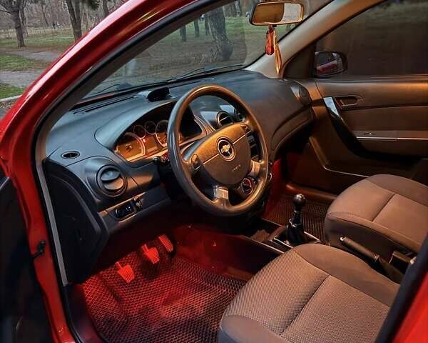 Червоний Шевроле Авео, об'ємом двигуна 1.5 л та пробігом 208 тис. км за 4200 $, фото 10 на Automoto.ua