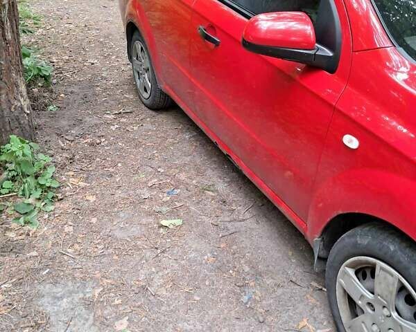 Красный Шевроле Авео, объемом двигателя 1.5 л и пробегом 256 тыс. км за 3200 $, фото 7 на Automoto.ua