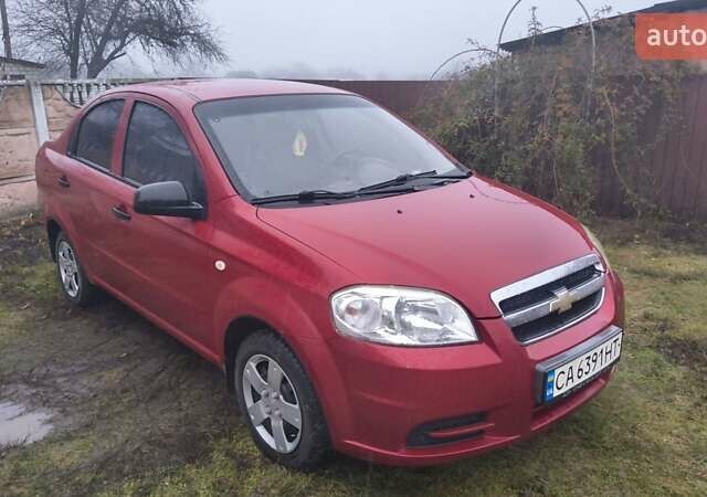 Красный Шевроле Авео, объемом двигателя 1.5 л и пробегом 215 тыс. км за 3000 $, фото 1 на Automoto.ua