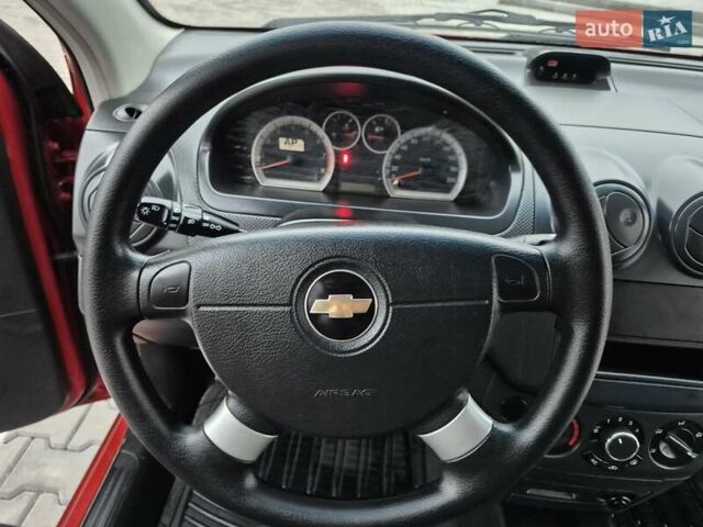 Красный Шевроле Авео, объемом двигателя 1.5 л и пробегом 34 тыс. км за 6200 $, фото 56 на Automoto.ua