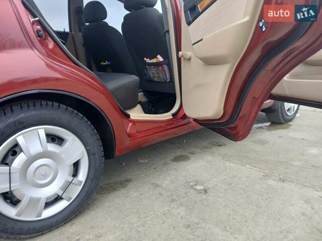 Красный Шевроле Авео, объемом двигателя 1.6 л и пробегом 91 тыс. км за 4800 $, фото 24 на Automoto.ua