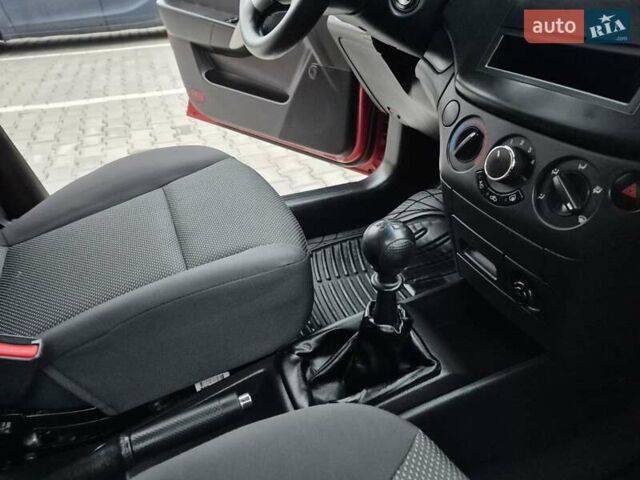 Красный Шевроле Авео, объемом двигателя 1.5 л и пробегом 34 тыс. км за 6200 $, фото 49 на Automoto.ua