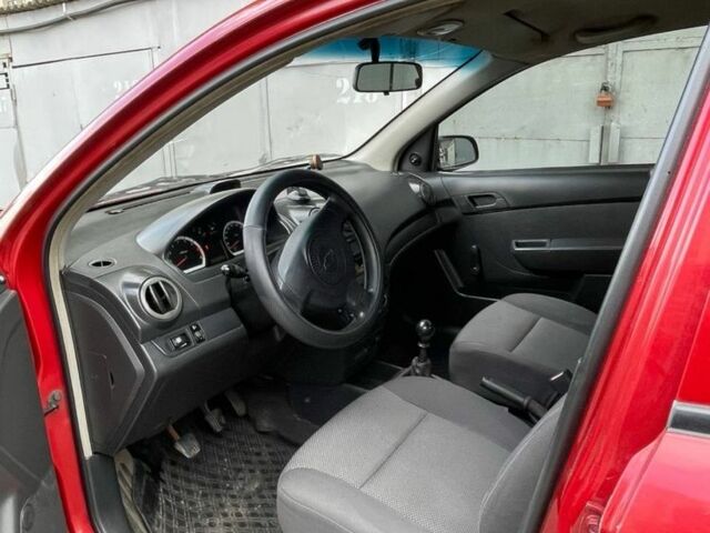 Красный Шевроле Авео, объемом двигателя 1.6 л и пробегом 32 тыс. км за 3100 $, фото 11 на Automoto.ua
