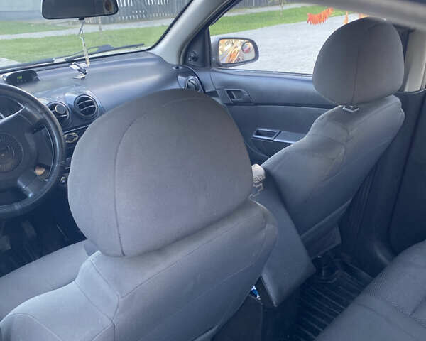 Красный Шевроле Авео, объемом двигателя 1.5 л и пробегом 350 тыс. км за 2899 $, фото 19 на Automoto.ua