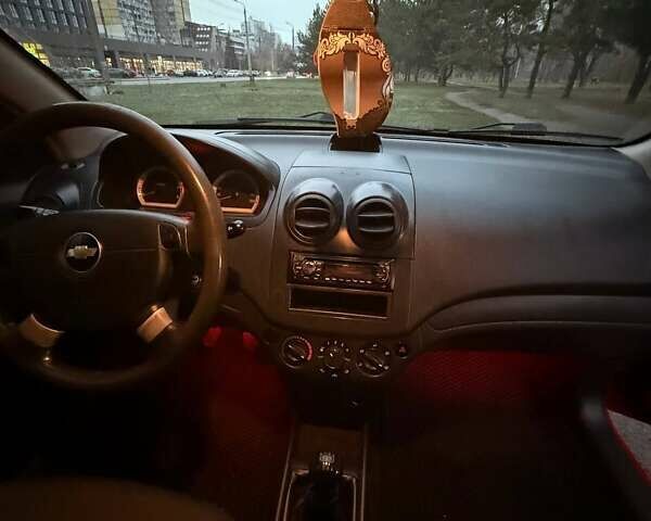 Червоний Шевроле Авео, об'ємом двигуна 1.5 л та пробігом 208 тис. км за 4200 $, фото 18 на Automoto.ua