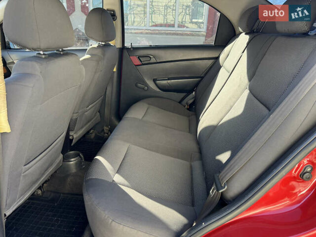 Червоний Шевроле Авео, об'ємом двигуна 1.5 л та пробігом 178 тис. км за 2999 $, фото 24 на Automoto.ua