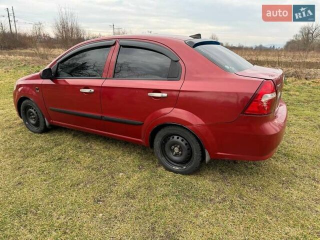 Красный Шевроле Авео, объемом двигателя 1.5 л и пробегом 240 тыс. км за 3400 $, фото 5 на Automoto.ua