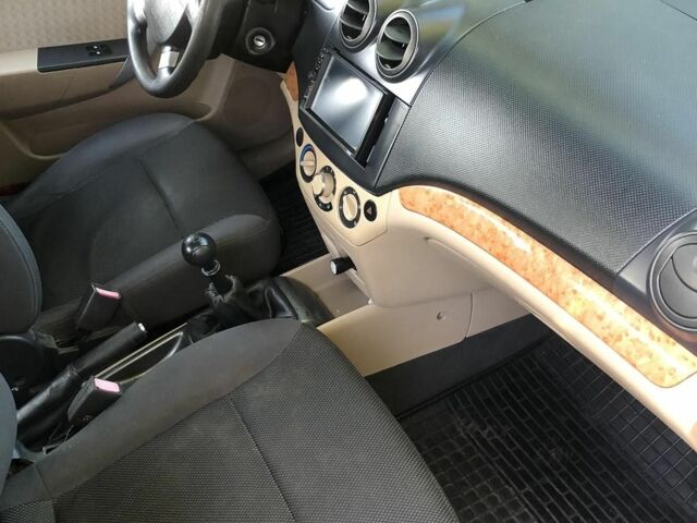 Червоний Шевроле Авео, об'ємом двигуна 1.6 л та пробігом 300 тис. км за 3500 $, фото 10 на Automoto.ua