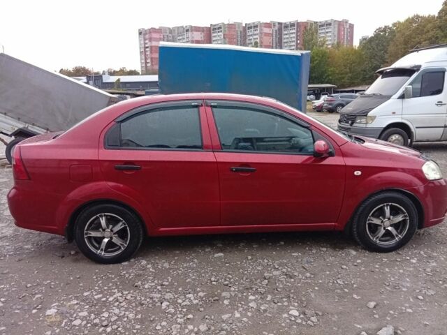 Красный Шевроле Авео, объемом двигателя 1.5 л и пробегом 170 тыс. км за 3500 $, фото 2 на Automoto.ua