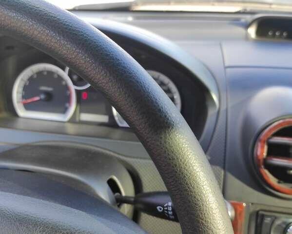 Красный Шевроле Авео, объемом двигателя 1.5 л и пробегом 65 тыс. км за 5500 $, фото 42 на Automoto.ua
