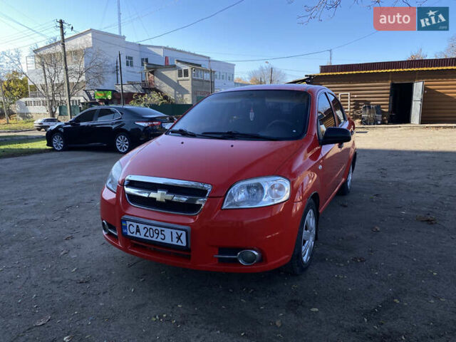Красный Шевроле Авео, объемом двигателя 1.5 л и пробегом 250 тыс. км за 3600 $, фото 3 на Automoto.ua