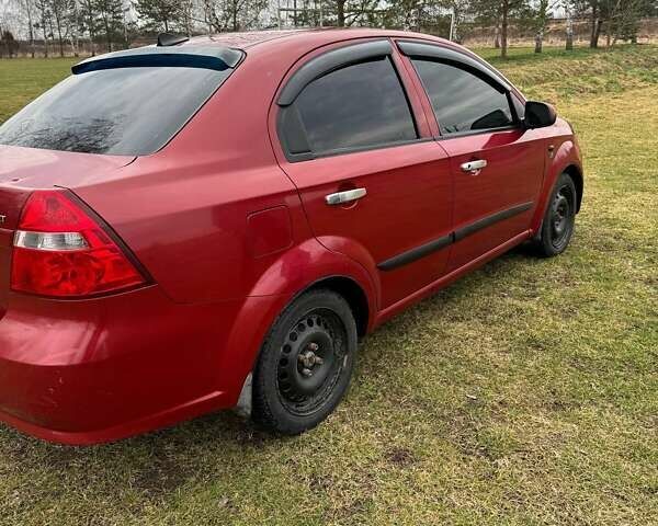 Красный Шевроле Авео, объемом двигателя 1.5 л и пробегом 240 тыс. км за 3400 $, фото 4 на Automoto.ua