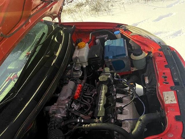 Красный Шевроле Авео, объемом двигателя 1.5 л и пробегом 1 тыс. км за 3900 $, фото 5 на Automoto.ua