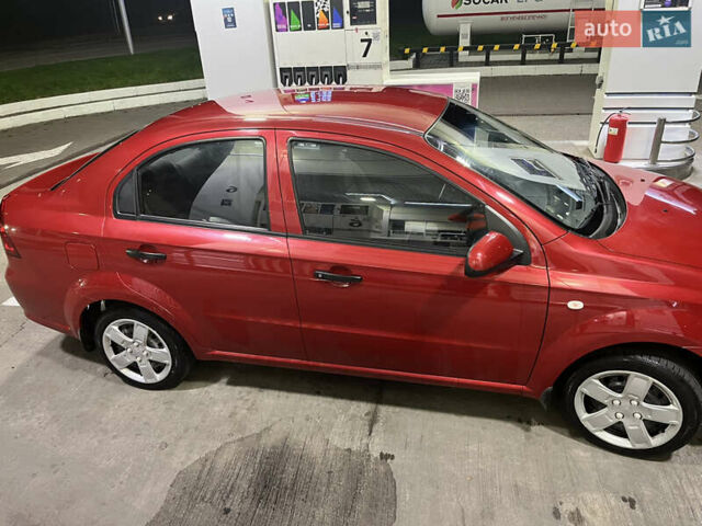 Красный Шевроле Авео, объемом двигателя 1.5 л и пробегом 34 тыс. км за 6300 $, фото 2 на Automoto.ua