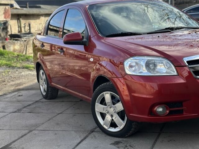 Червоний Шевроле Авео, об'ємом двигуна 1.5 л та пробігом 112 тис. км за 4200 $, фото 1 на Automoto.ua