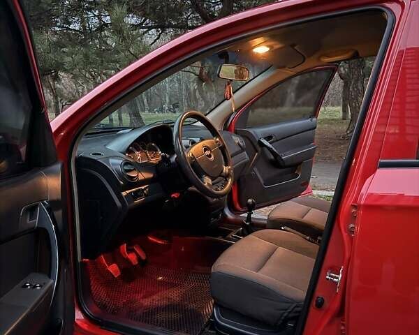 Червоний Шевроле Авео, об'ємом двигуна 1.5 л та пробігом 208 тис. км за 4200 $, фото 9 на Automoto.ua