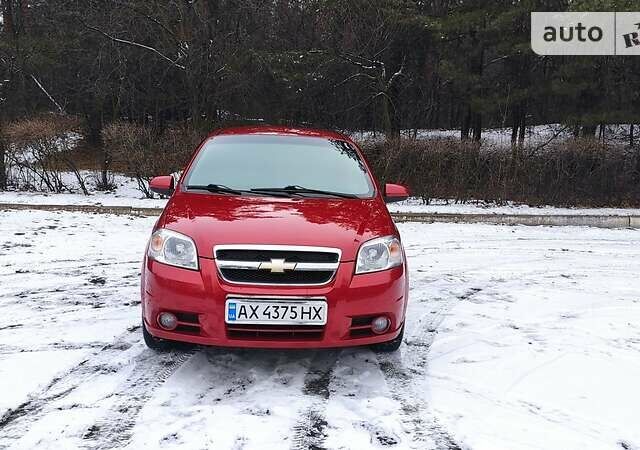 Красный Шевроле Авео, объемом двигателя 1.5 л и пробегом 150 тыс. км за 5200 $, фото 2 на Automoto.ua