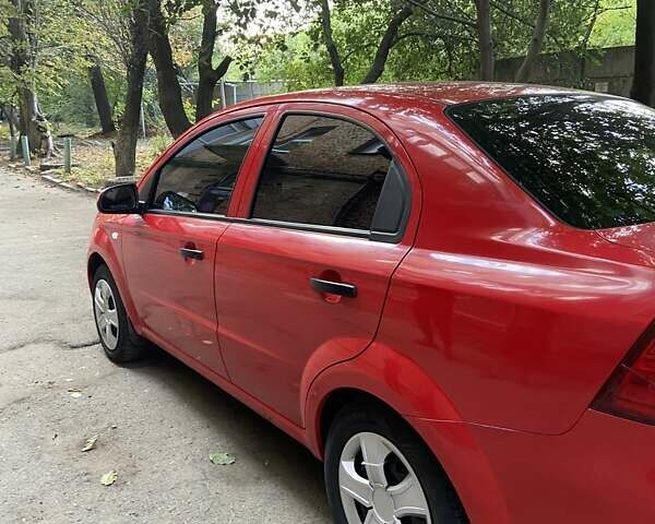 Красный Шевроле Авео, объемом двигателя 1.5 л и пробегом 180 тыс. км за 4000 $, фото 8 на Automoto.ua
