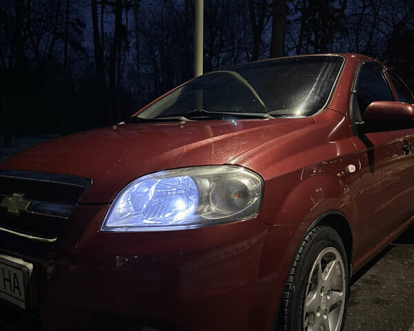 Красный Шевроле Авео, объемом двигателя 1.5 л и пробегом 212 тыс. км за 4500 $, фото 1 на Automoto.ua