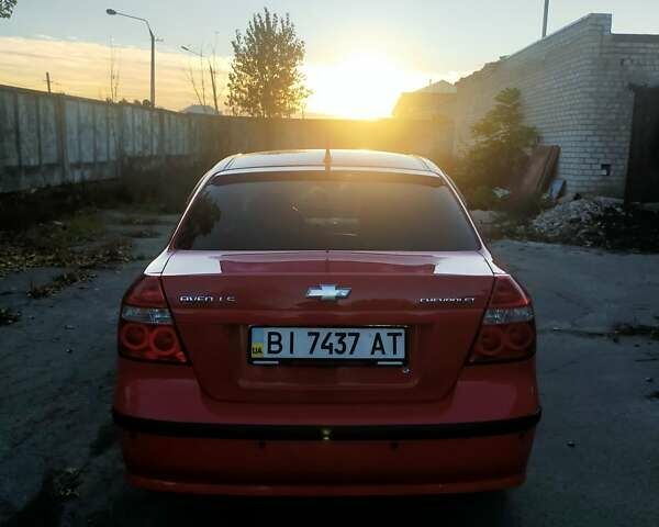 Красный Шевроле Авео, объемом двигателя 1.5 л и пробегом 65 тыс. км за 5500 $, фото 2 на Automoto.ua