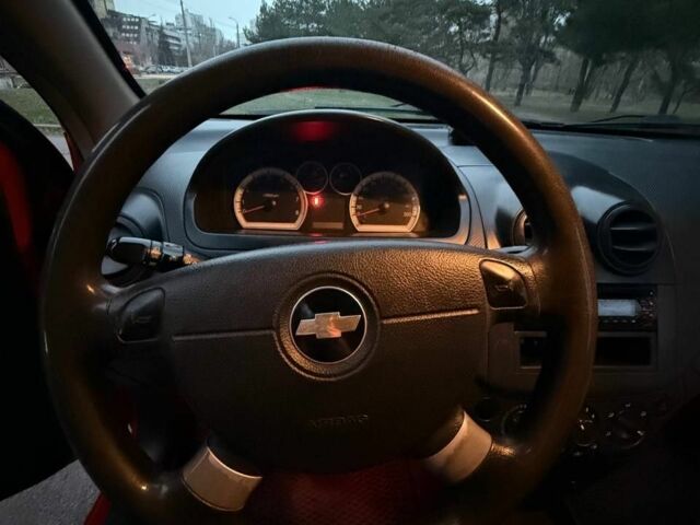Червоний Шевроле Авео, об'ємом двигуна 1.5 л та пробігом 208 тис. км за 4200 $, фото 7 на Automoto.ua