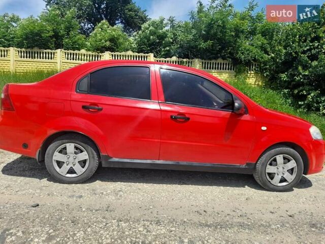 Красный Шевроле Авео, объемом двигателя 1.5 л и пробегом 270 тыс. км за 3543 $, фото 3 на Automoto.ua