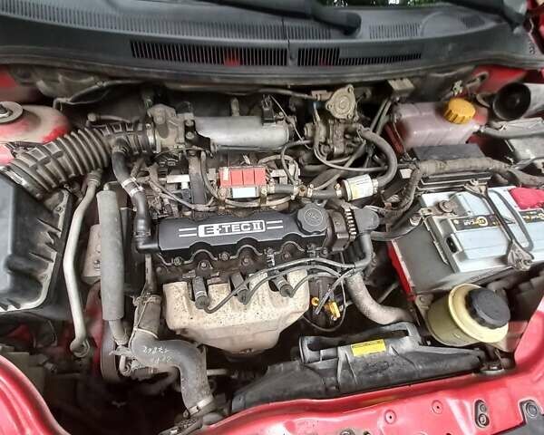 Красный Шевроле Авео, объемом двигателя 1.5 л и пробегом 256 тыс. км за 3200 $, фото 16 на Automoto.ua