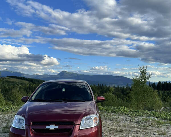 Красный Шевроле Авео, объемом двигателя 1.6 л и пробегом 148 тыс. км за 4500 $, фото 1 на Automoto.ua