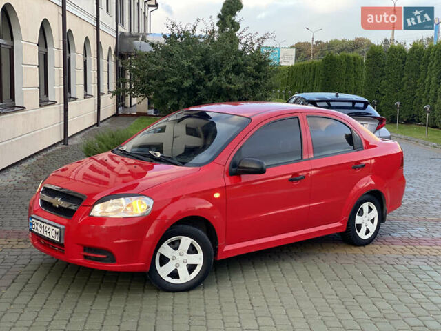 Красный Шевроле Авео, объемом двигателя 1.5 л и пробегом 270 тыс. км за 2999 $, фото 3 на Automoto.ua