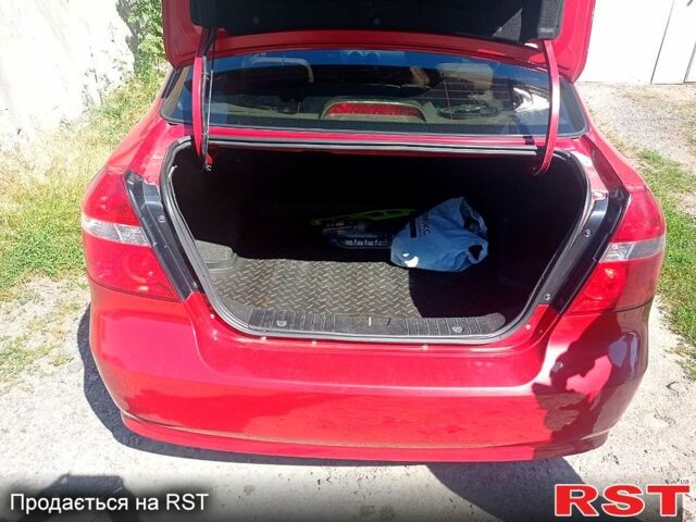 Червоний Шевроле Авео, об'ємом двигуна 1.5 л та пробігом 204 тис. км за 3300 $, фото 4 на Automoto.ua