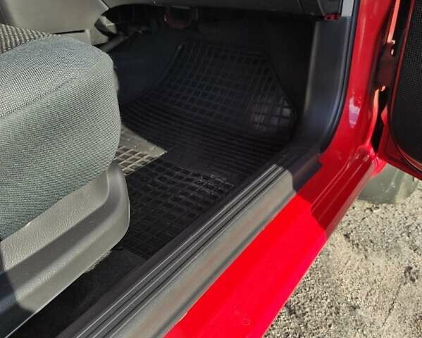 Красный Шевроле Авео, объемом двигателя 1.5 л и пробегом 65 тыс. км за 5500 $, фото 46 на Automoto.ua